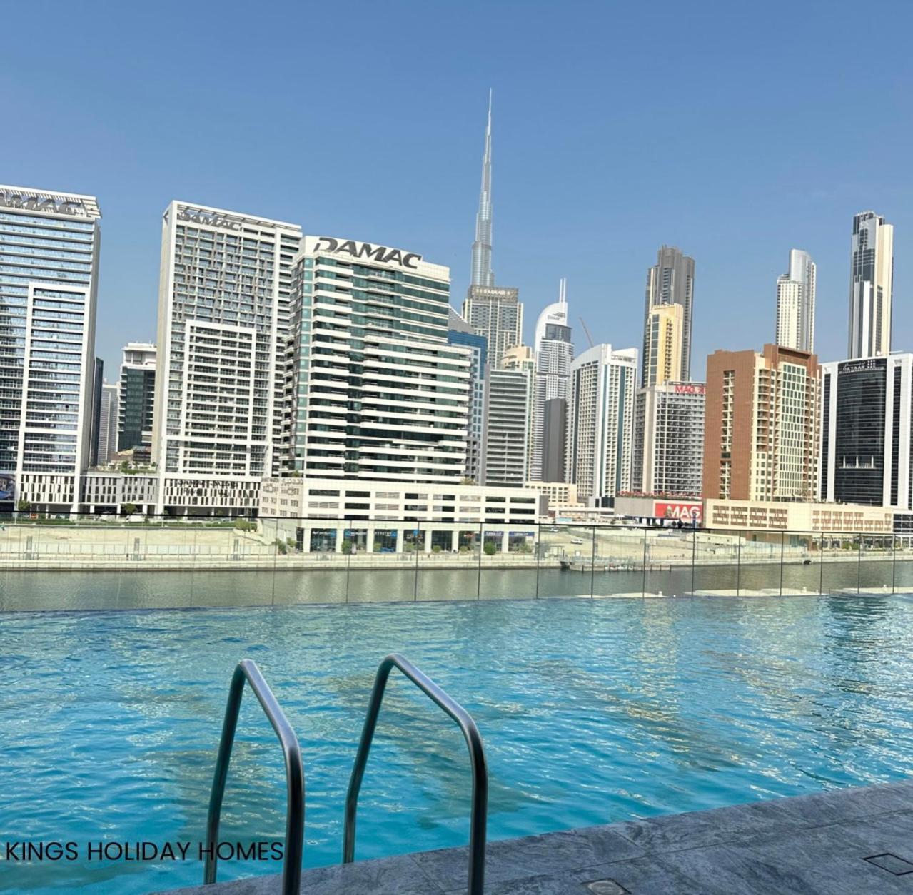 Binghatti Canal With Private Jacuzzi Burj Khalifa View Kings Guest house *